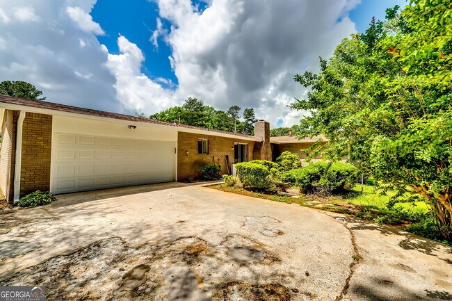Building Photo - 4342 Riverwood Cir