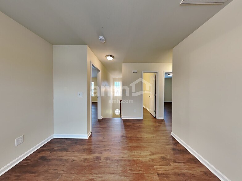 Building Photo - 3012 Cardinal Lake Dr