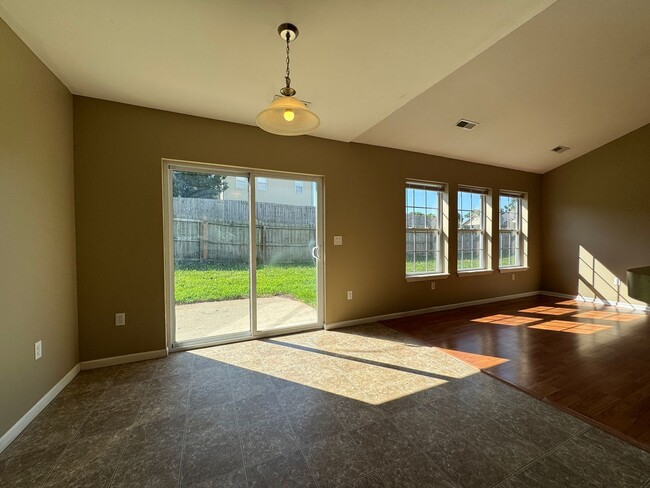 Building Photo - Home in Pioneer Ridge – Pet Friendly & Minutes from Ft. Leonard Wood