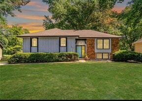 Building Photo - 6809 Lakeshore Dr