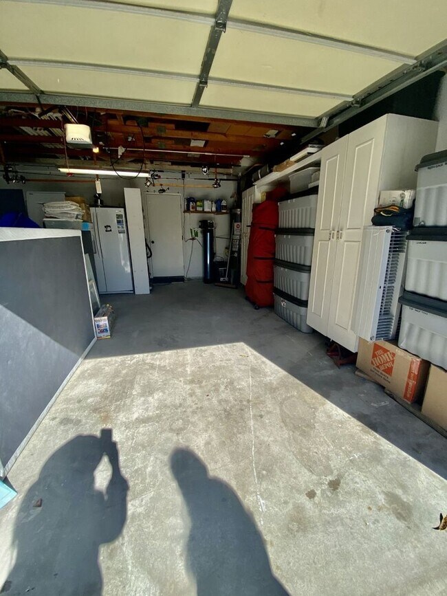 Building Photo - Camarillo- Stylish One Bedroom off Main House