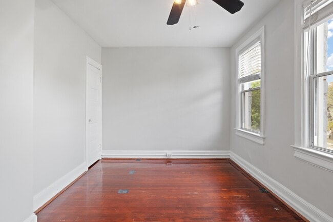 Building Photo - 209 Douglas St NE