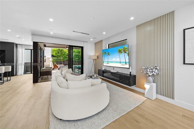 Building Photo - 550 NW 42nd St