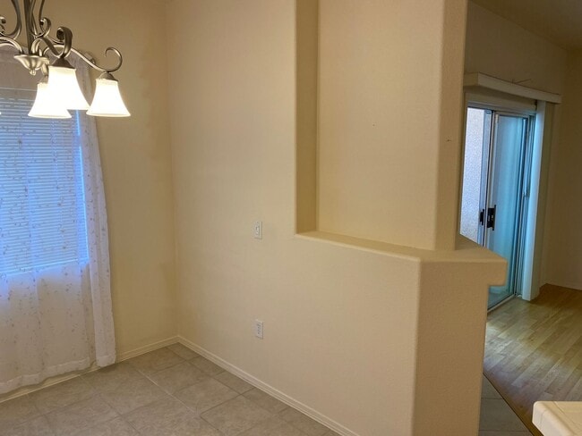 Building Photo - SE!!! Gated!! 2 Bedroom 1st Floor with Bal...