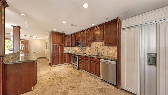 Building Photo - 4216 Plumosa Terrace