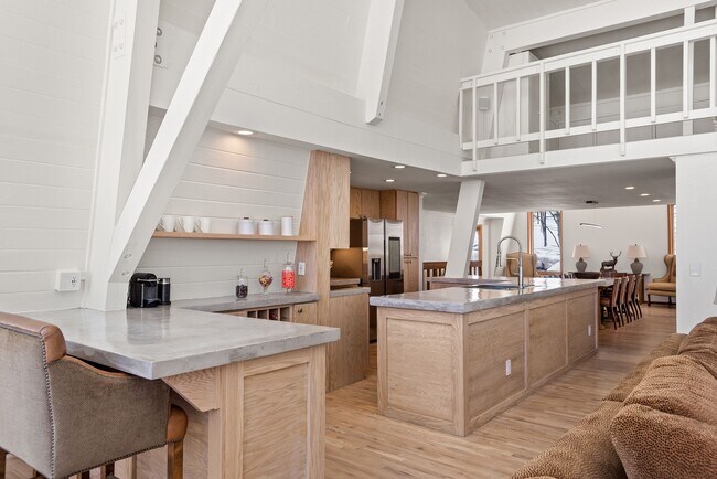 Building Photo - 126 Edgewood Ln