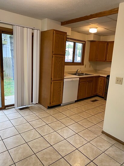 kitchen - 101 S Shafer St