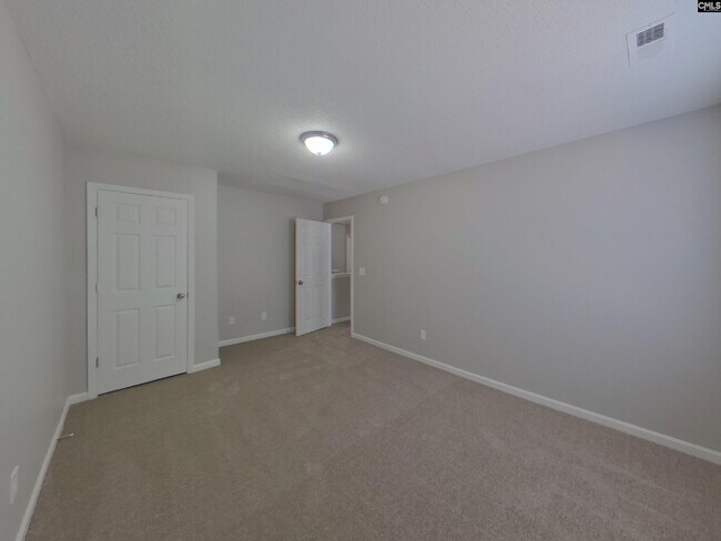 Building Photo - 136 Katrina Ct