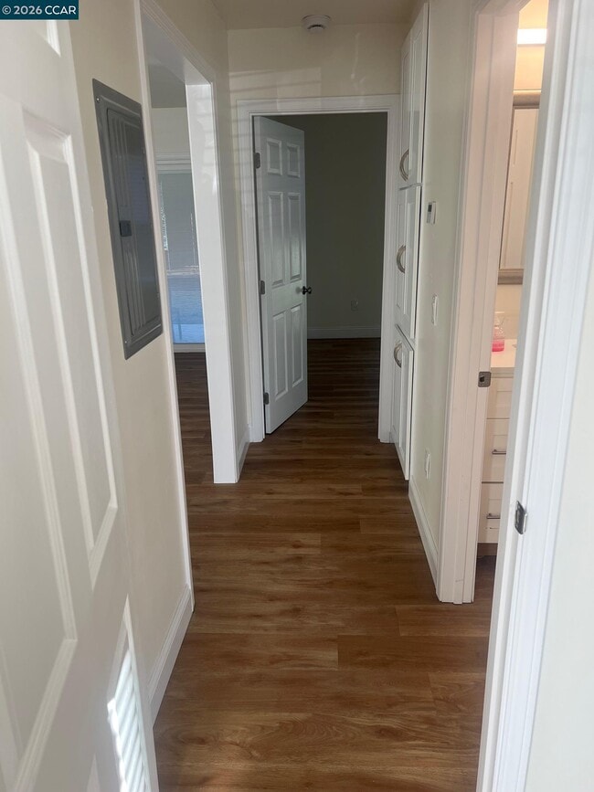 Building Photo - 215 Madison Ave