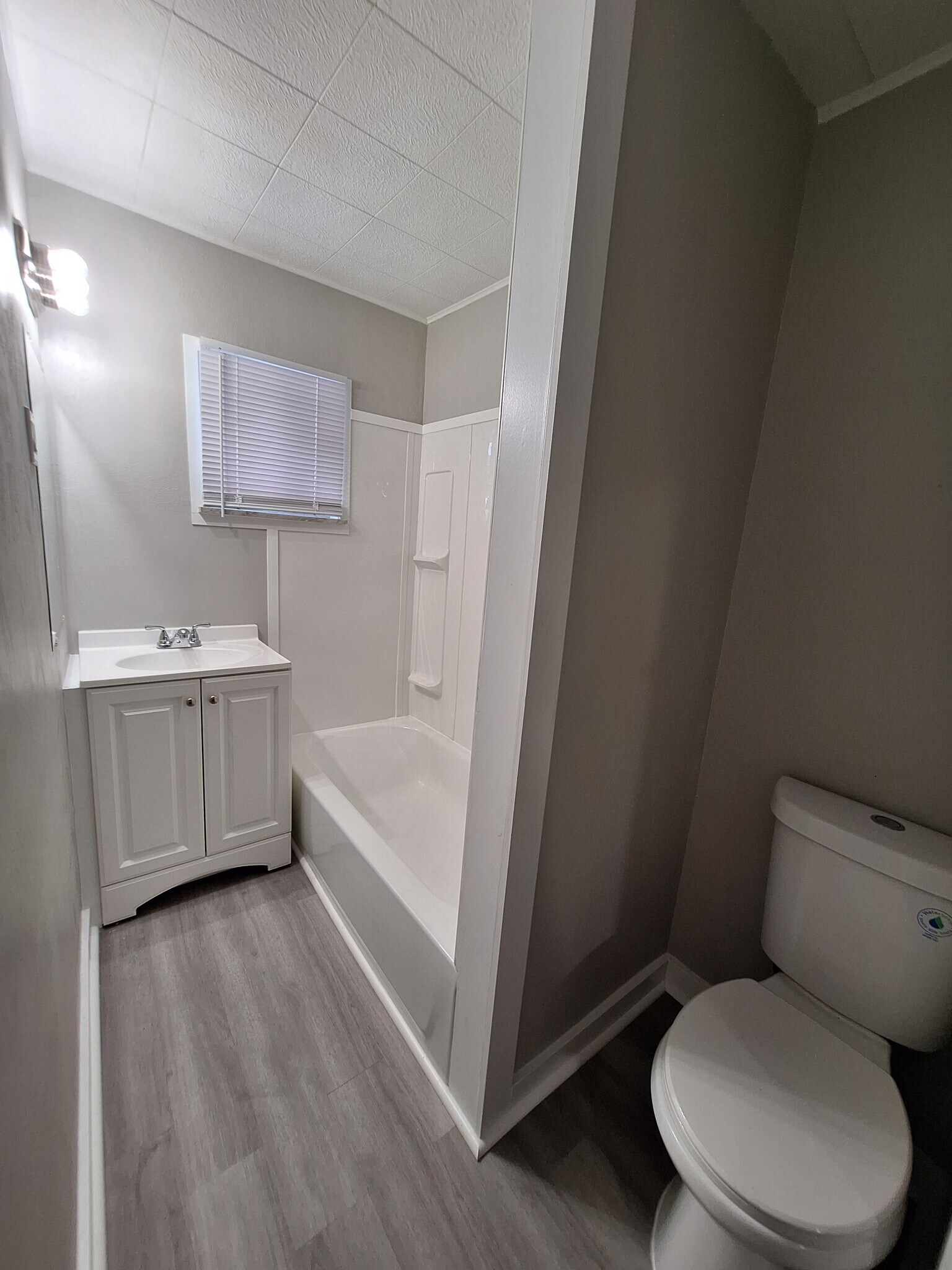 Building Photo - 1219 Walnut St