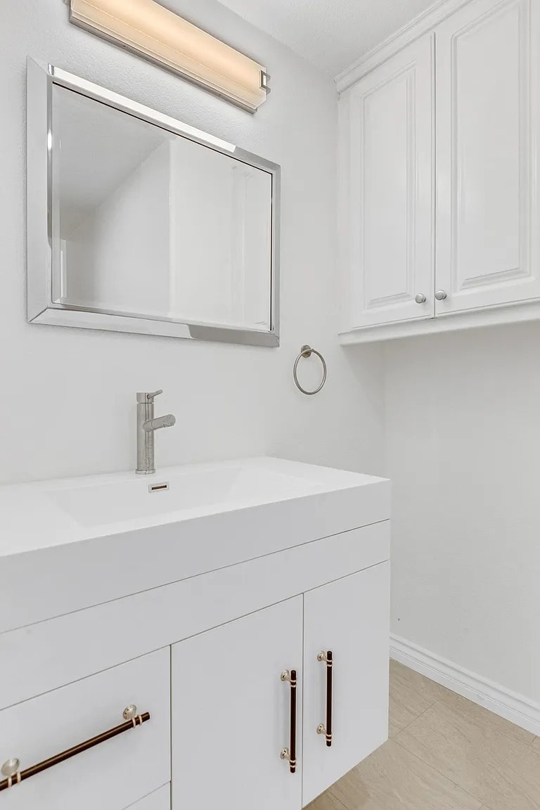 Building Photo - 140 Liberty St