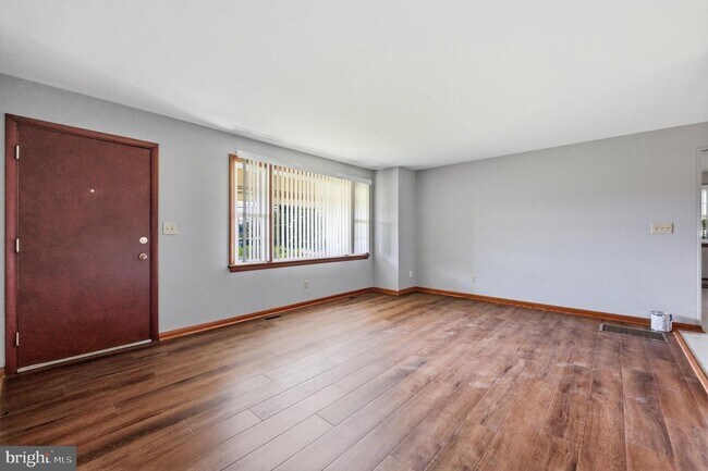 Building Photo - 4015 Jefferson Pike