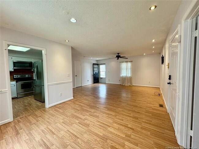 Building Photo - 5219 Mawood Ave