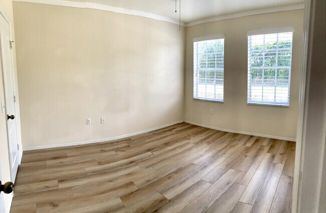 Building Photo - 1901 Belmont Pl