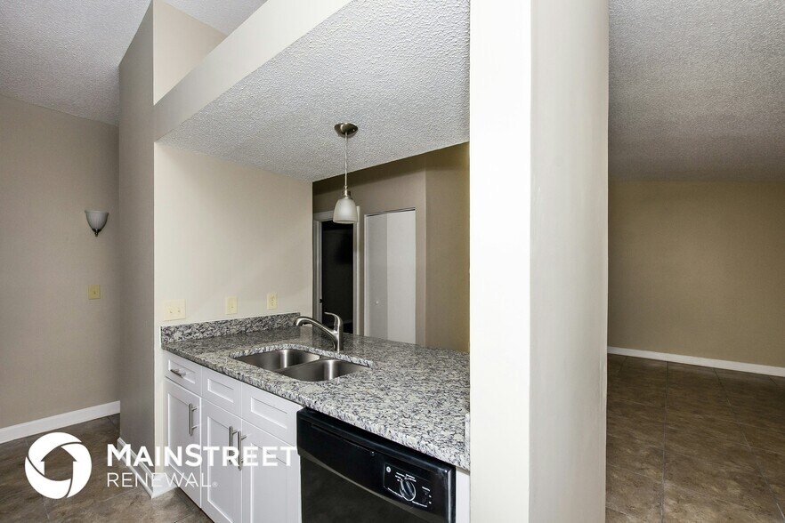 Building Photo - 7950 Monfreya Ct