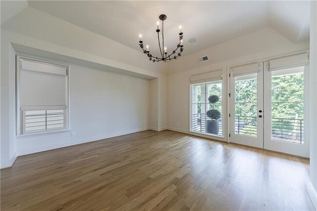 Building Photo - 81 Delmont Dr NE