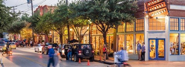 Building Photo - 733 W Page Ave