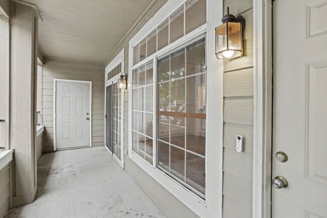 Building Photo - 1549 S Florence Way