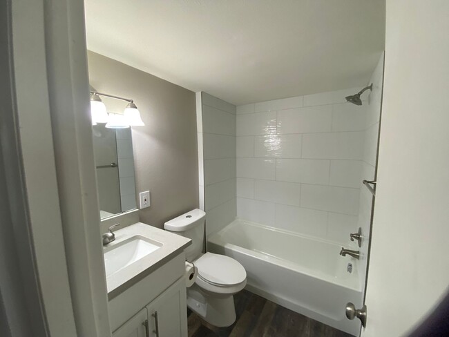 Building Photo - Adorable 1 bedroom remodeled home! Availab...