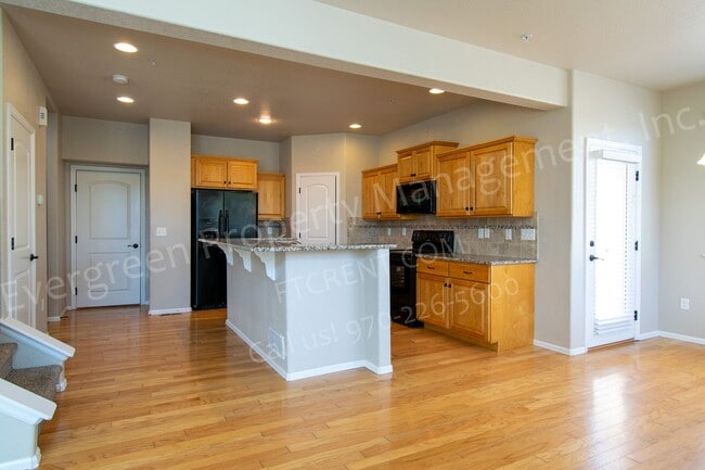 Building Photo - 3015 Denver Dr