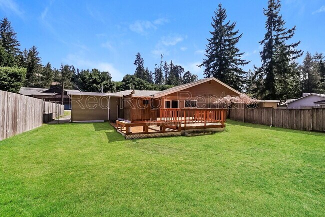 Building Photo - 4414 67th Ave W