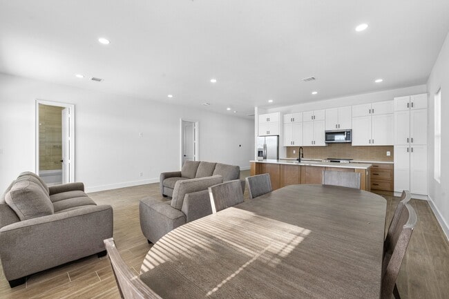 Building Photo - 510 Rd 5844