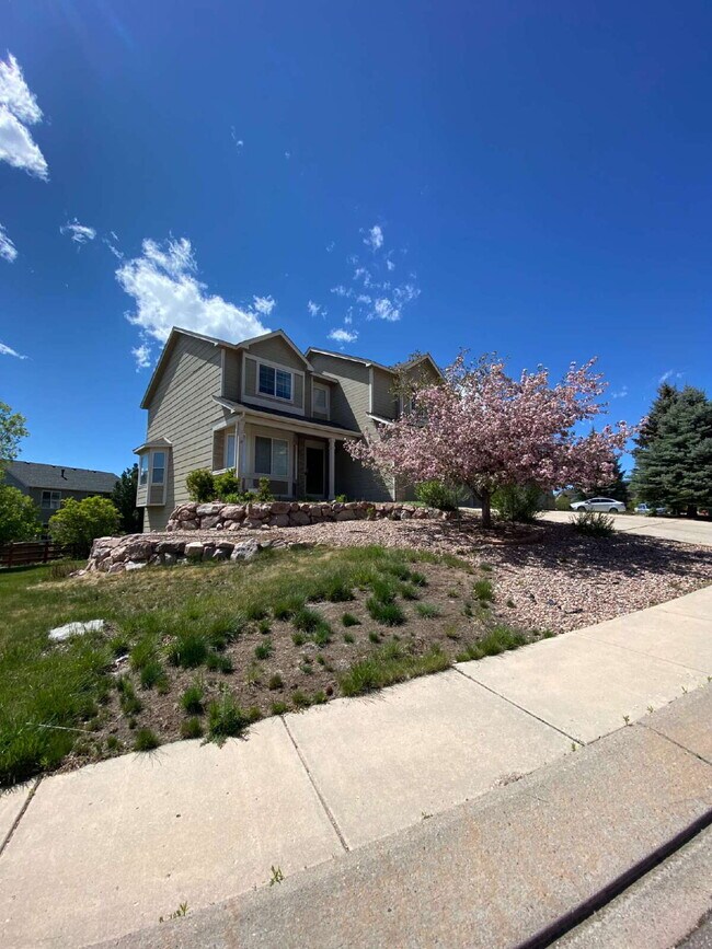 Building Photo - 5 bedroom - Oxbow