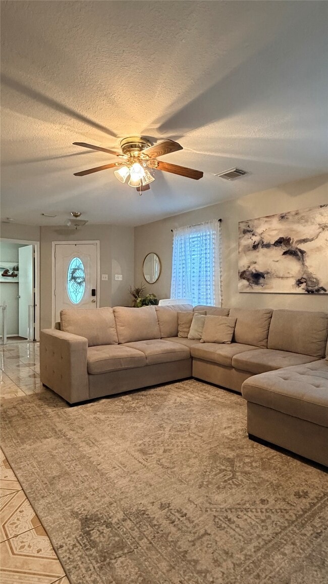 Building Photo - 12006 Madison Oak St