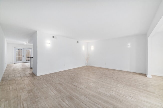 Building Photo - 12633 Memorial Dr