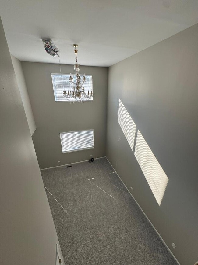 Building Photo - 689 E Whispering Oaks Ct