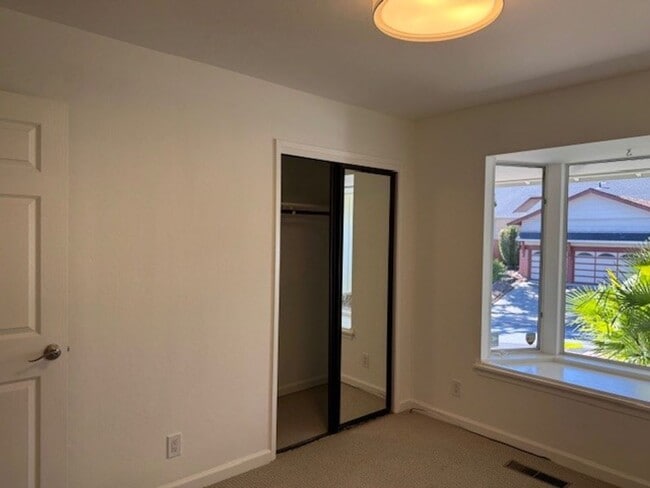 Building Photo - Beautiful home in Laurel Wood