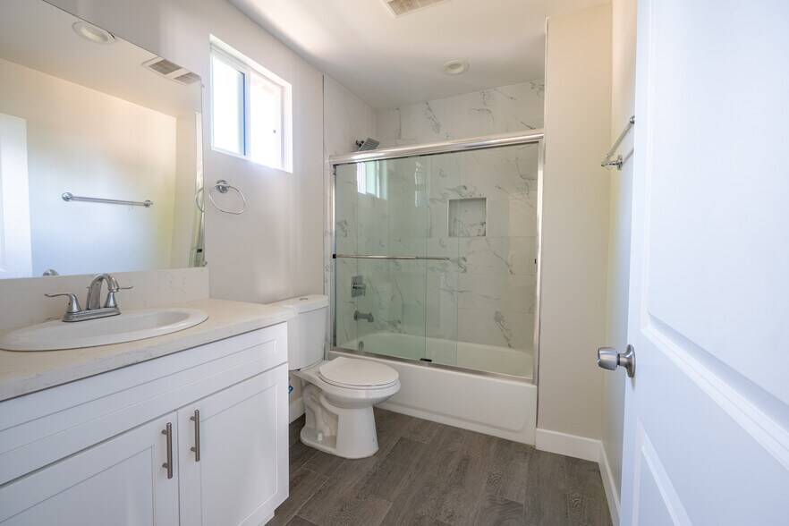 Building Photo - 7022 Crebs Ave