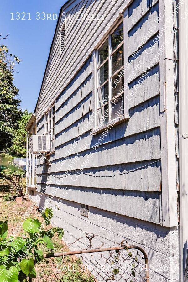 Building Photo - 1321 33rd St Ensley