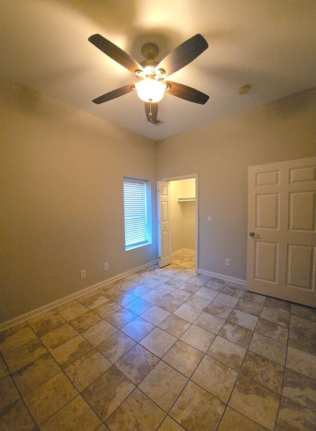 Building Photo - Sophisticated 2-Bedroom Retreat Featuring Soaring Ceilings & Modern Comforts