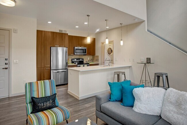 Building Photo - Escape