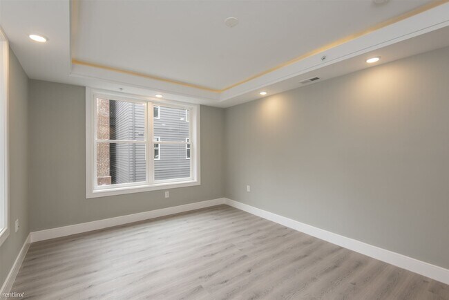 Building Photo - 1133 E Columbia Ave