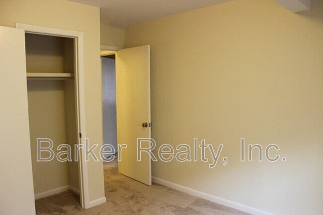 Building Photo - 203-2D E. Ransom Street