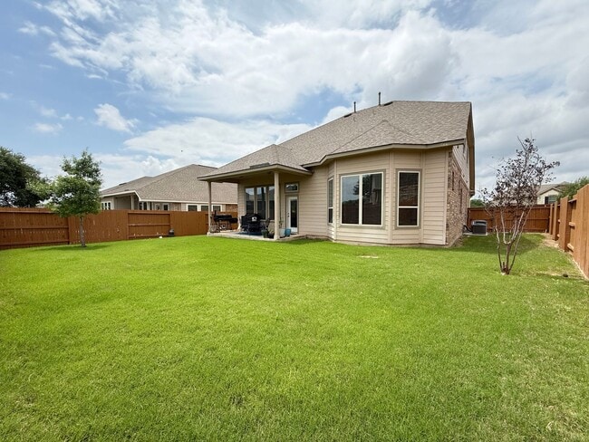 Building Photo - Beautiful 4/3.5 Home Available In Northwest San Antonio!