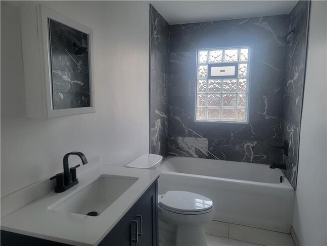 Building Photo - 1038 S Ohio Ave