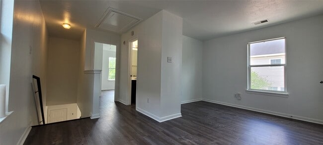 Building Photo - 1426 Ruthven St