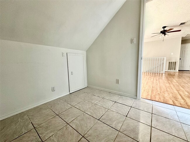 Building Photo - 2818 Stoney Wood Dr