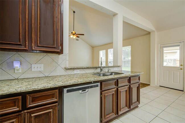 Building Photo - 21718 Grand Hollow Ln