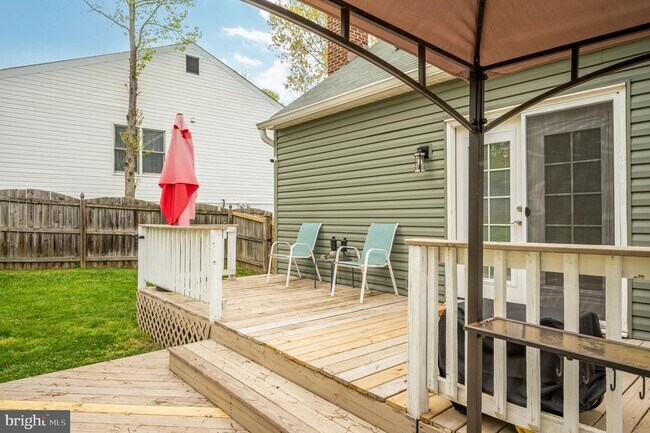 Building Photo - 15 Owen St