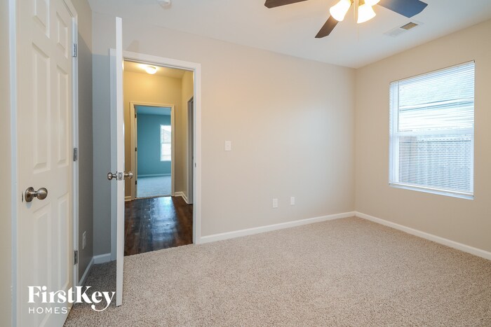 Building Photo - 771 Deerwood Dr