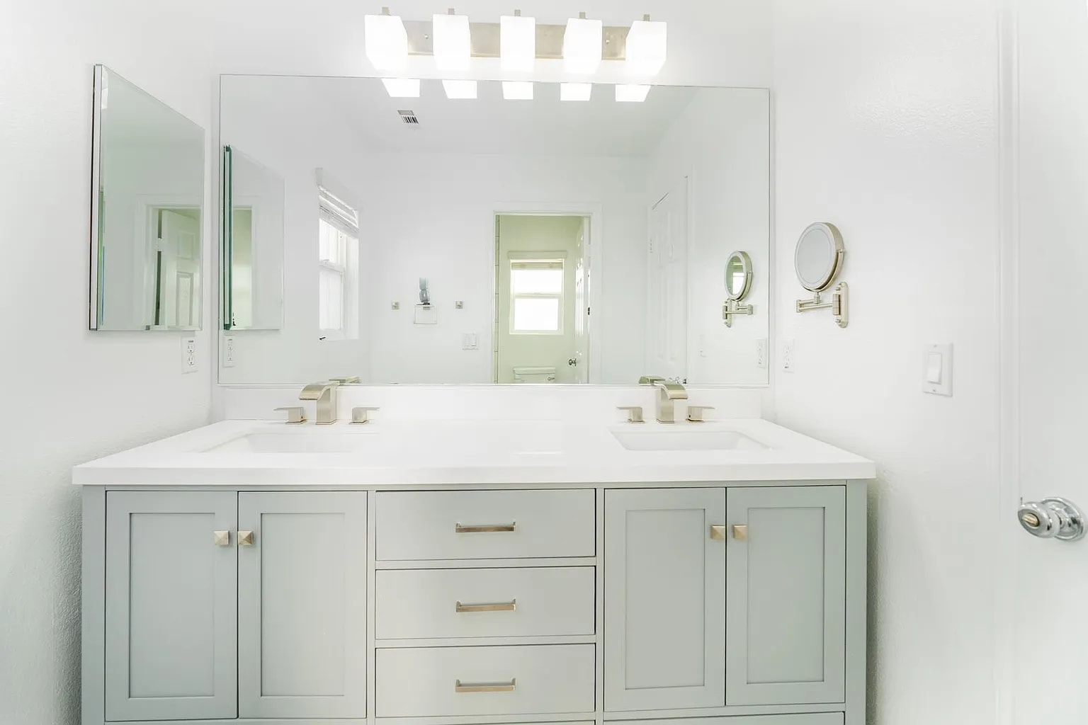 Building Photo - 25357 Avanti Ct