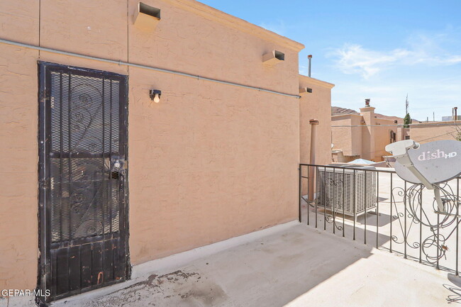 Building Photo - 2520 San Jose Ave