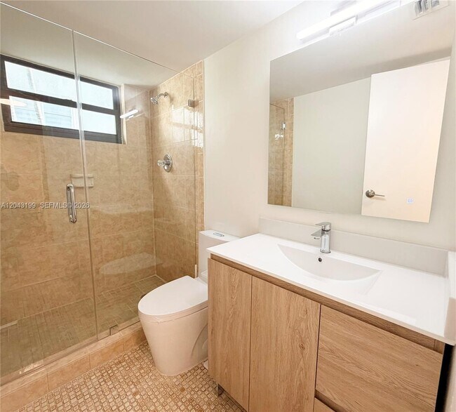 Building Photo - 2625 Collins Ave