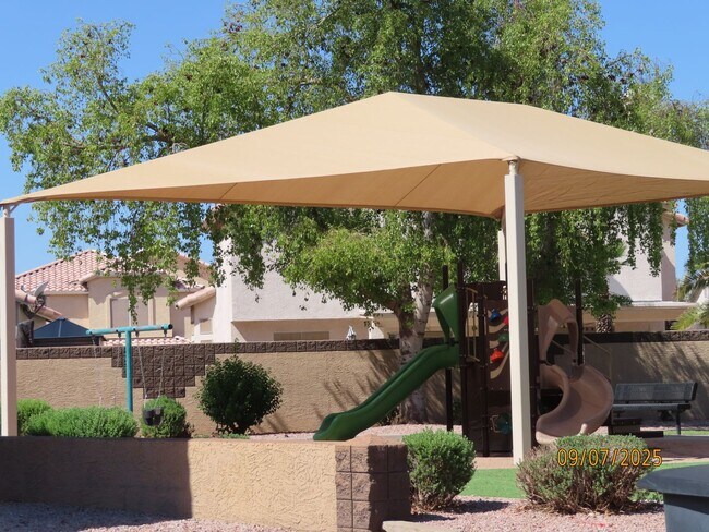 Building Photo - 4 Bedroom 2.5 Bath w/3 Car Garage in Superstition Springs****$1000 off first months rent if rente...