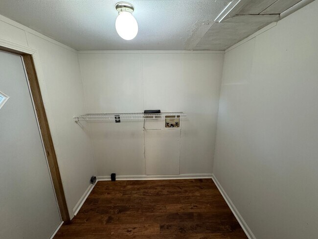 Building Photo - 4044 Friendship Rd