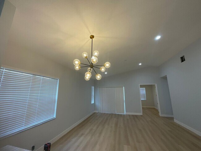 Building Photo - Luxury-Style 3BR Home in Prime West Palm Beach Location